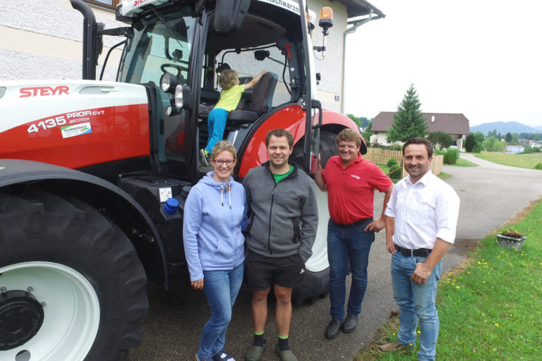 Preisübergabe Schwarzmayr Jubiläumsgewinnspiel