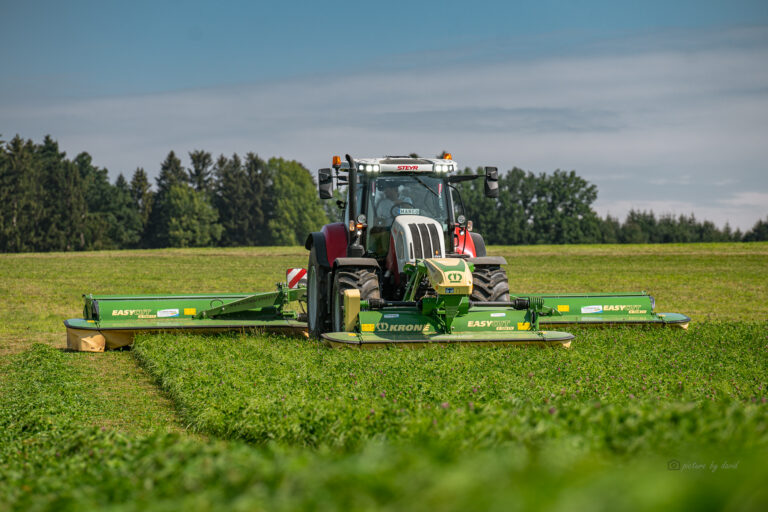 Steyr Traktor Krone Mähwerke